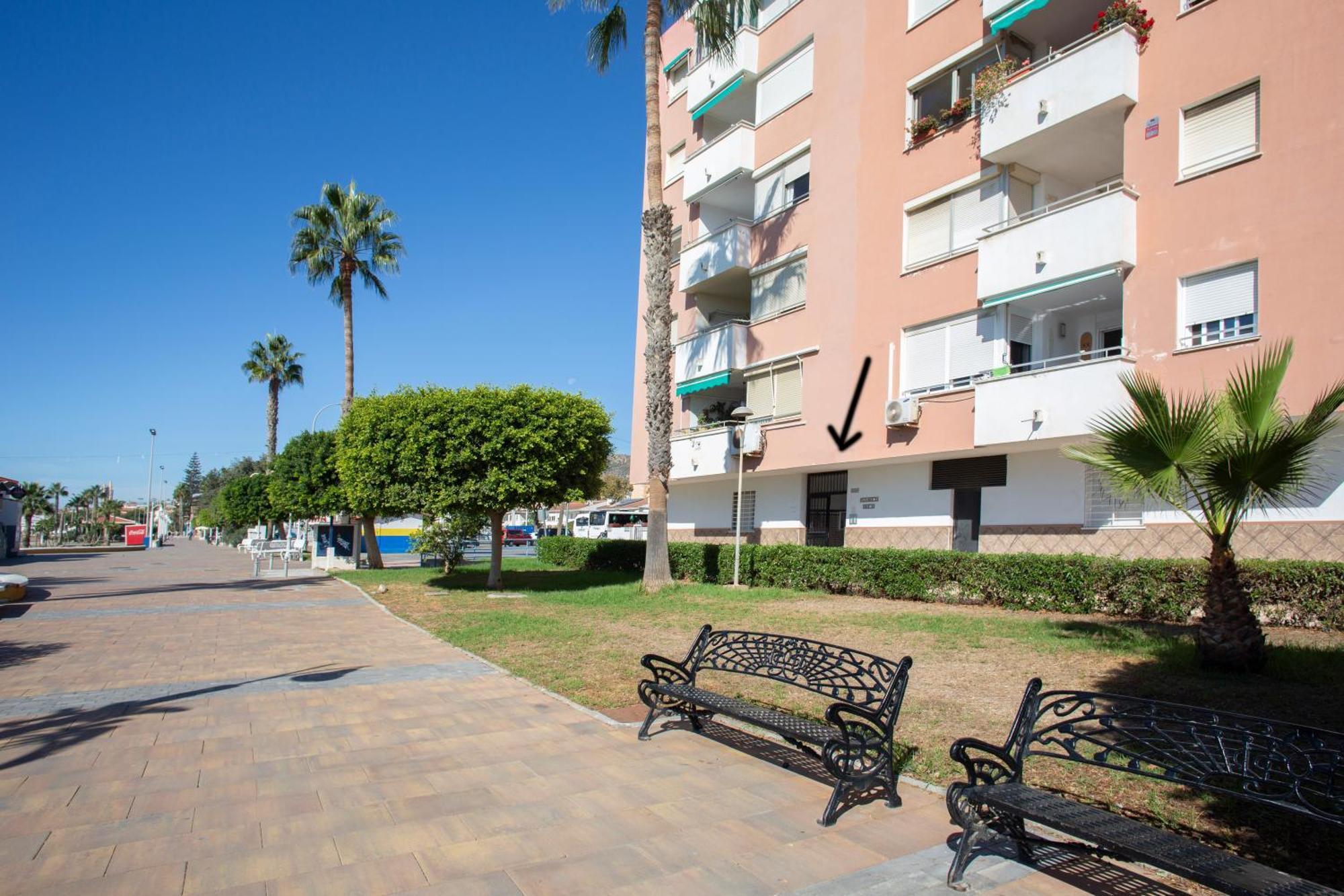 Bajo En Primera Linea - Cala Del Moral, Urbanizacion Calaflores La Cala Del Moral Exterior photo