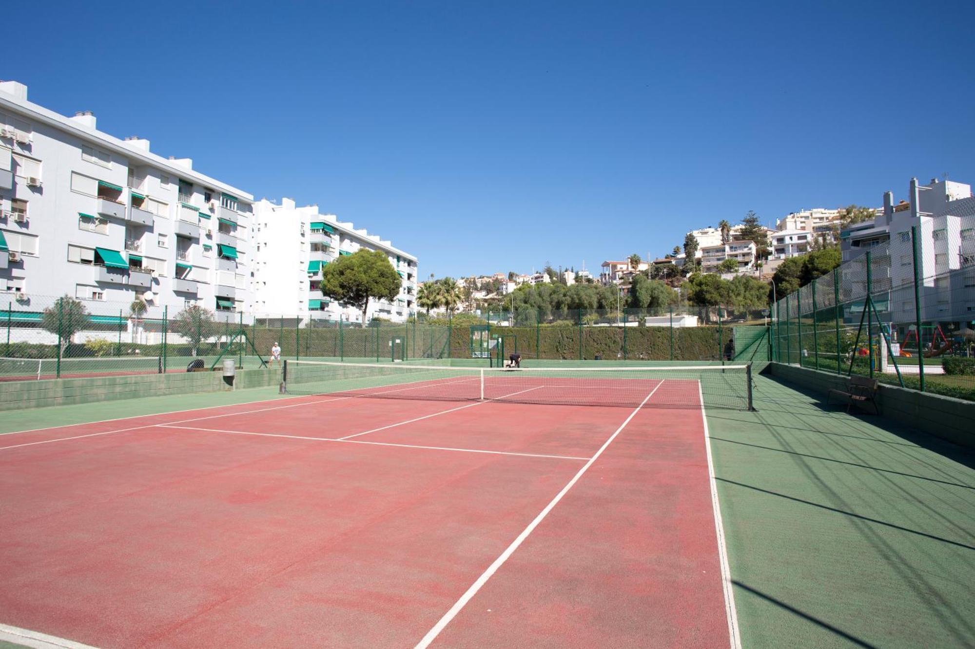 Bajo En Primera Linea - Cala Del Moral, Urbanizacion Calaflores La Cala Del Moral Exterior photo